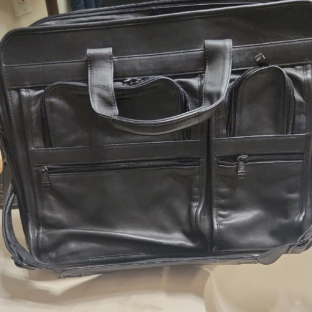 Tumi Black Leather Men's Computer Bag/Brief